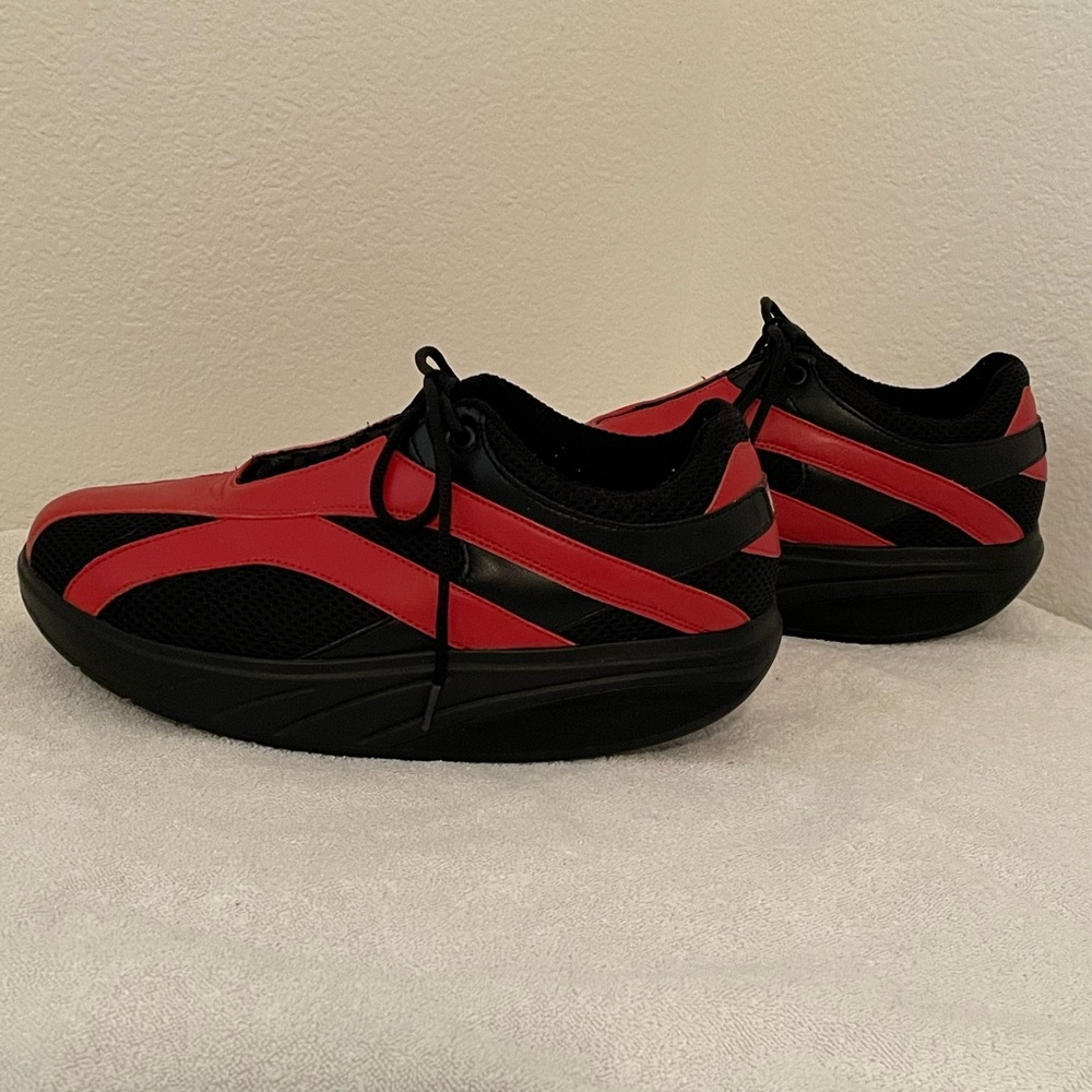 MBT RARE FLAME RED/BLACK PHYSIOLOGICAL ROCKER SHOES SIZE 8 1/2  WORN ONCE - Picture 2 of 10